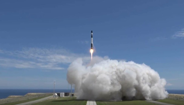 Rocket Lab провела первый коммерческий запуск ракеты Rocket Lab провела первый коммерческий запуск ракеты