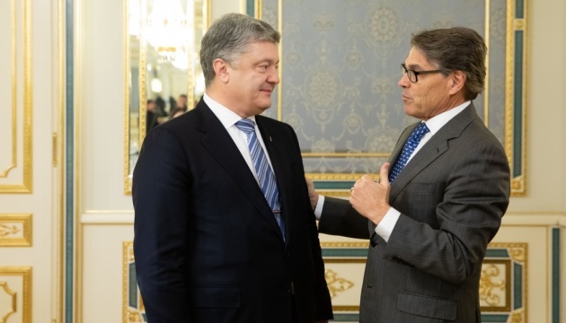 Poroshenko, Perry launch U.S.-Ukraine Strategic Energy Dialog
