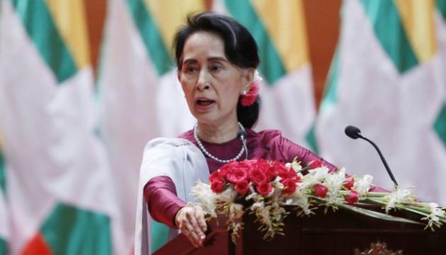 Amnesty позбавила фактичного лідера М'янми звання 