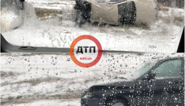 Перший сніг у Києві спровокував вже понад 50 аварій