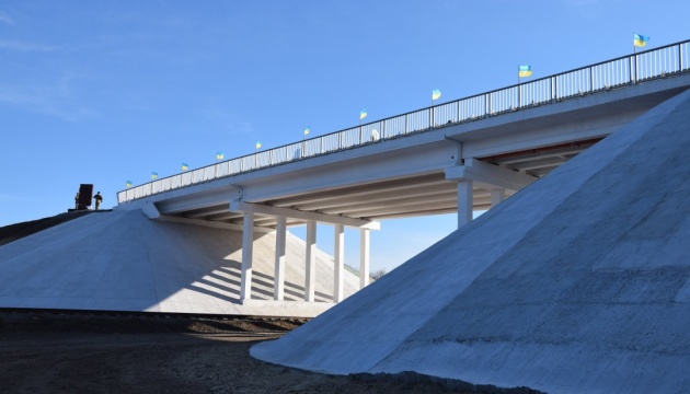 Военные восстановили уже третий мост на востоке Украины - штаб ООС