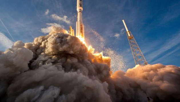 SpaceX успішно запустила ракету Falcon 9 із клітинами мозку та COVID-апаратом