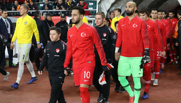 Збірна Туреччини втратила трьох футболістів перед спарингом з Україною