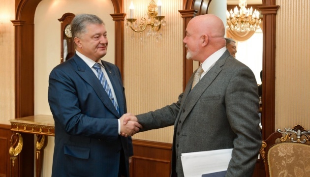 Präsident Poroschenko schlägt Ukraine als Standort für IT-Hub von Ryanair vor