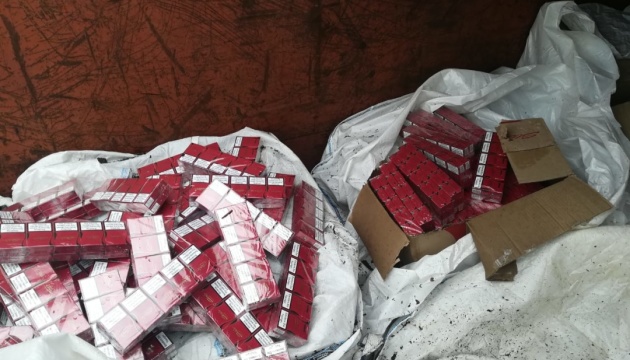 В Одесской области изъяли контрабандных сигарет на почти два миллиона В Одесской области изъяли контрабандных сигарет на почти два миллиона