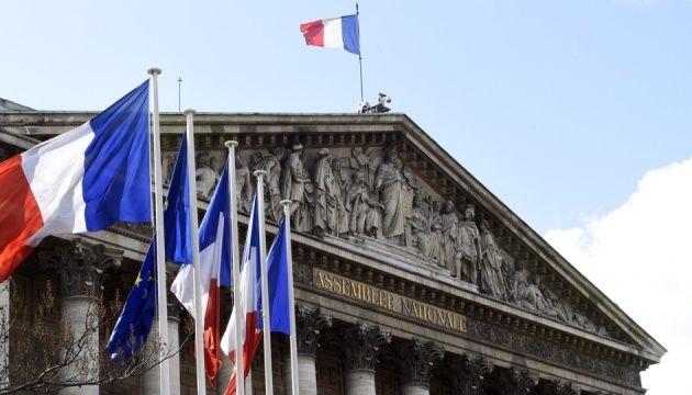 Парламент Франції підтримав план Макрона з будівництва нових ядерних реакторів