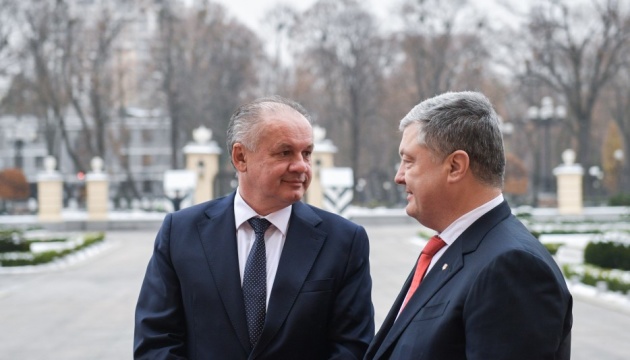 Порошенко зустрівся у Києві з президентом Словаччини