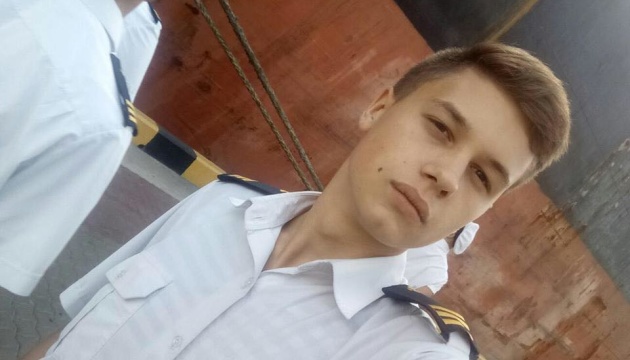 Українському моряку Ейдеру потрібна операція - у нього поранені ноги та судоми