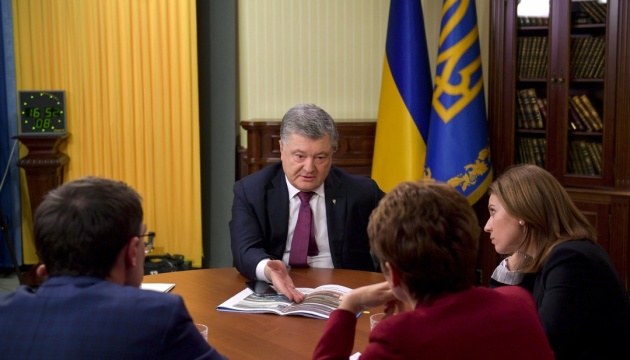Poroshenko: El número de tanques rusos cerca de la frontera con Ucrania se ha triplicado