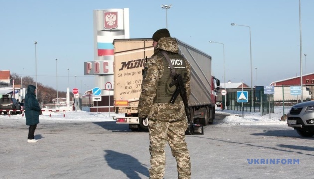 ウクライナ、被占領下ドンバス地方への外国人の入域を制限