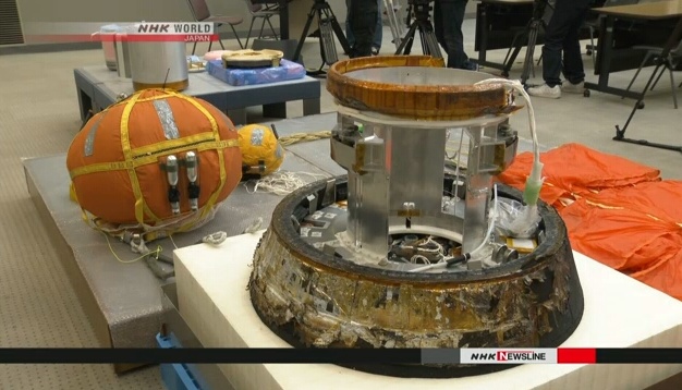 Японія показала капсулу, що повернулася з МКС