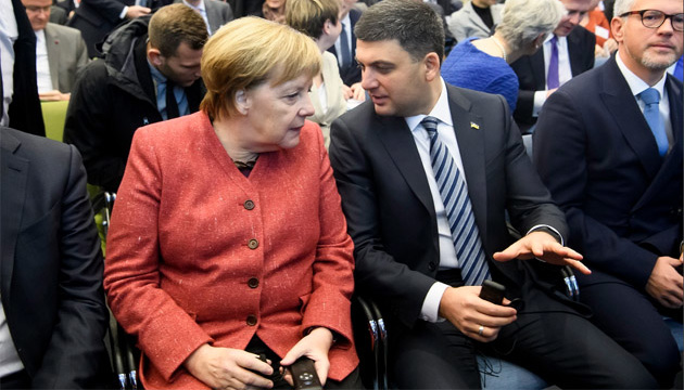 Гройсман обговорив з Меркель проблеми, що створила Росія в Азовському морі