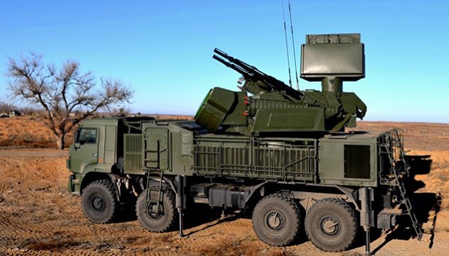 Kanoniere zerschmettern mit einem Schlag russischen „Panzir-1S“ im Wert von 15 Mio. Dollar 