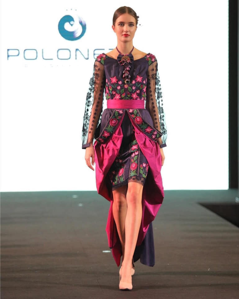 Ukrainian designer demonstrates embroidered dresses at 