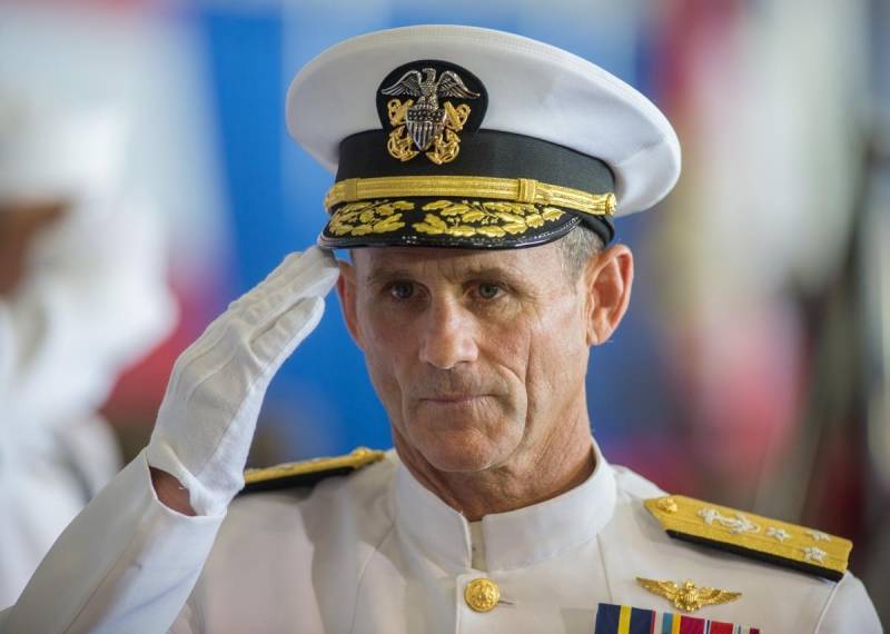 Командувач Другим флотом ВМС США адмірал Ендрю Льюїс