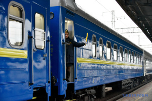 Найповільніший поїзд України їхатиме ще на годину довше