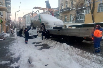 Київавтодор заявляє про цілодобове прибирання снігу у столиці