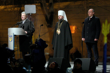 Poroshenko y Parubiy participarán en las ceremonias de firma y entrega del Tomos