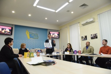 Спілка журналістів зібрала 200 листівок для Сущенка, Семени та Асєєва