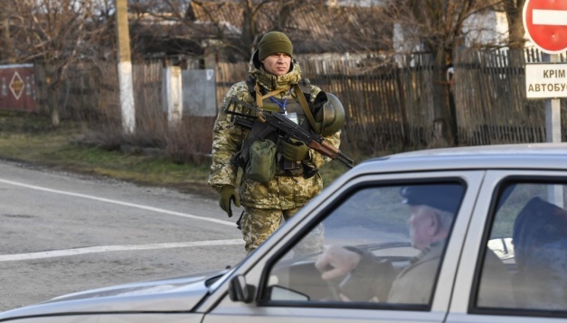 Ley marcial: Ucrania prohíbe a los periodistas extranjeros ingresar a Crimea