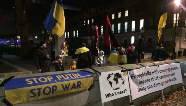 Ucranianos anuncian una campaña contra la agresión rusa en Londres (Foto, Vídeo)