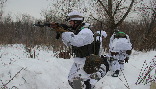 Окупанти 11 разів обстріляли позиції ООС, один військовий поранений