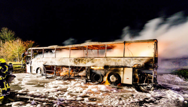 Автобус із Амстердама згорів на німецькому шосе