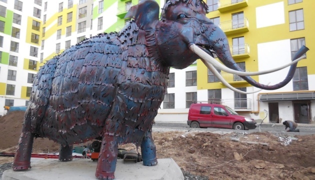 Un mammouth géant fait son apparition à Rivne

