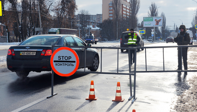 На в'їздах у Вінницю встановили п’ять мобільних блокпостів