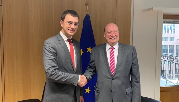 Ukrainian infrastructure minister agrees on start of road transport liberalisation in Brussels 