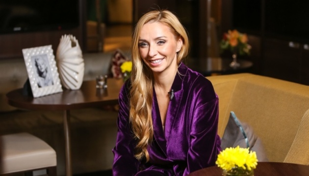 Дружина Пєскова стала співвласницею соляного бізнесу в окупованому Криму Дружина Пєскова стала співвласницею соляного бізнесу в окупованому Криму