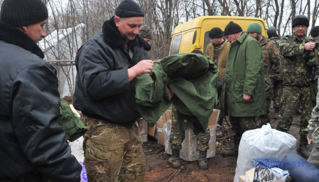 Українці найбільше довіряють волонтерам, церкві та армії