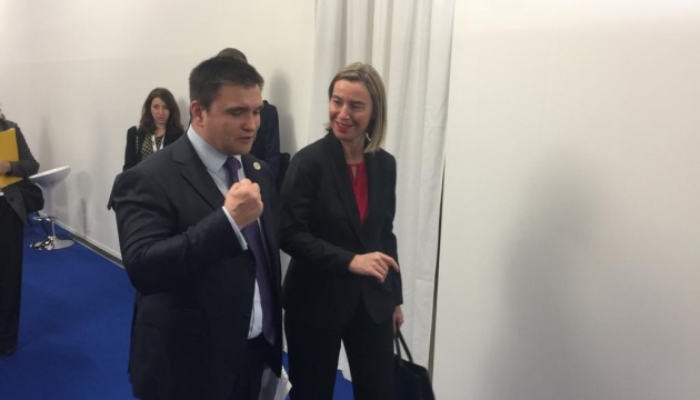 Klimkin habla con Mogherini de fortalecimiento de sanciones de la UE contra Rusia
