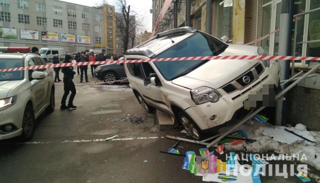 У Києві зі стріляниною викрали сумку грошей із авто