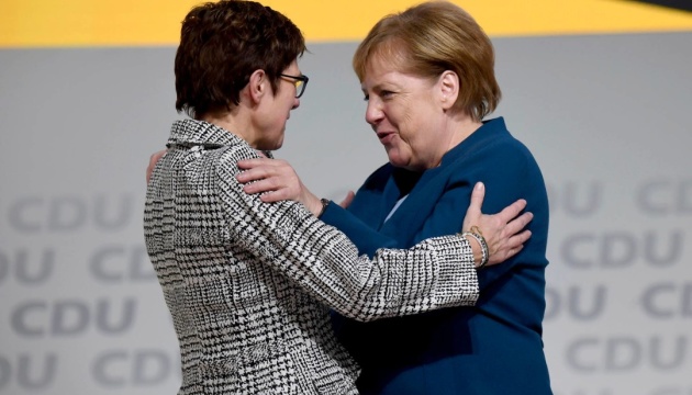 ЗМІ: Меркель розчарувалася у своїй наступниці на посаду лідера ХДС