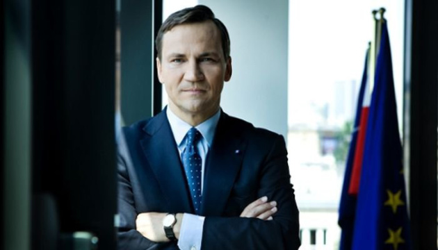 Незручні відвертості Cікорського про Україну