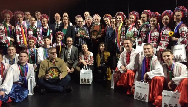 Посол Франції в Україні привітав з виступом в Парижі ансамбль танцю ім. П. Вірського 
