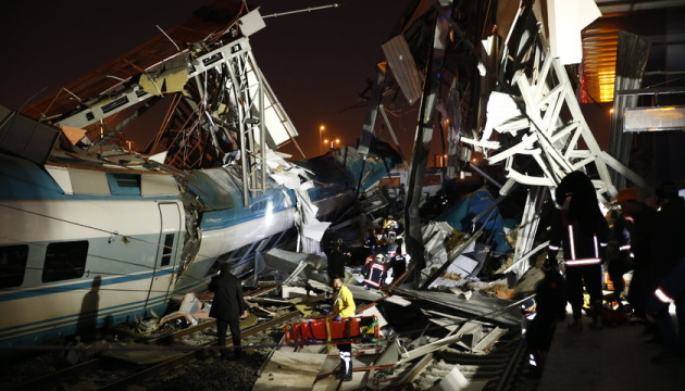В Анкарі масштабна аварія швидкісного потяга: 4 загиблих й 43 поранених
