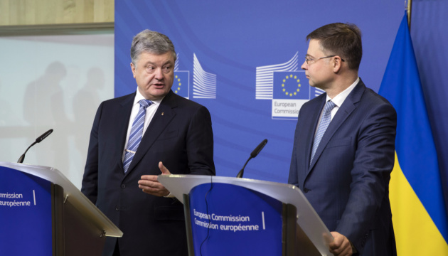 Präsident Poroschenko will „Asowsches Sanktionspaket“ gegen Russland