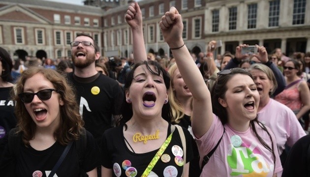 Парламент Ірландії проголосував за легалізацію абортів