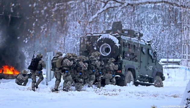 Поліція показала, як чотири дні проходили навчання під Києвом