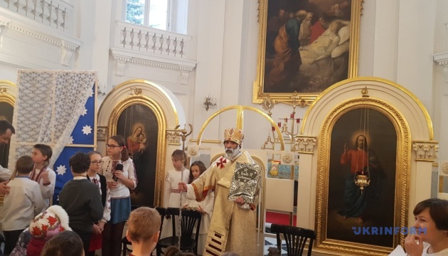 У Варшаві до українських дітей прийшов святий Миколай 