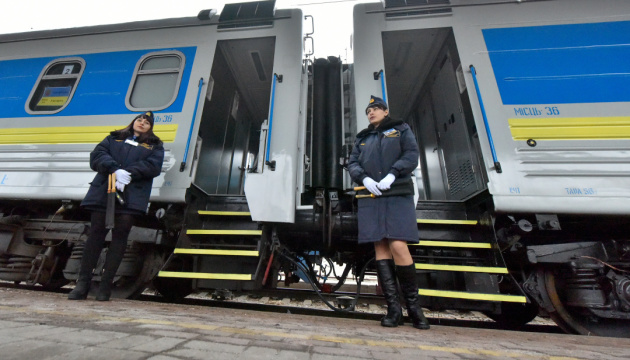 Укрзалізниця перевезла майже 200 тисяч пасажирів під час новорічних свят