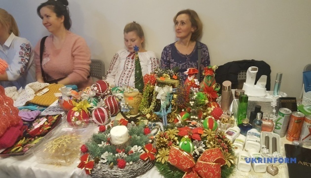 Feria de Navidad de Ucrania en Varsovia reúne un número récord de artesanos (Foto, Vídeo)