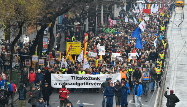 Угорщина: не Майдан, але дзвіночок для Орбана