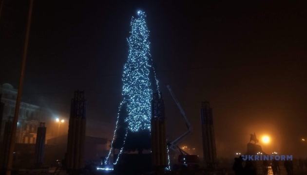 Neujahrsbaum auf dem Sophienplatz: Beleuchtung wird um 19 Uhr eingeschaltet