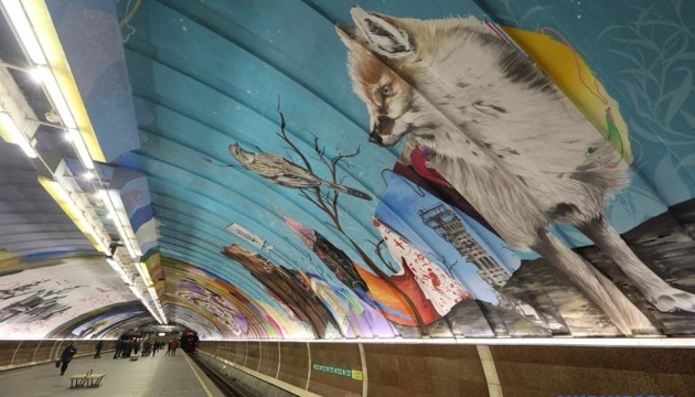キーウ市地下鉄に８つの壁画が登場