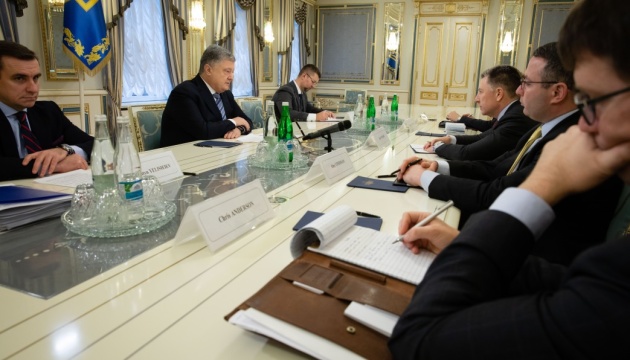 Порошенко і Волкер обговорили загрози від дій РФ