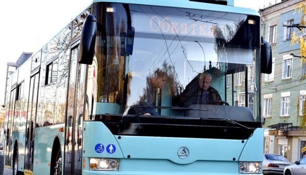 У Чернігові вартість проїзду в тролейбусах підняли з 3 до 5 гривень