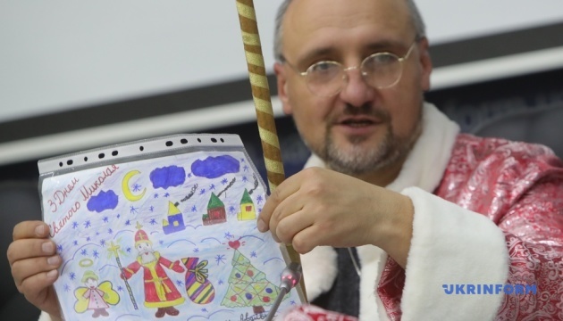 «Велику мандрівку святого Миколая» на Донбасі побачили понад 4 тисячі дітей